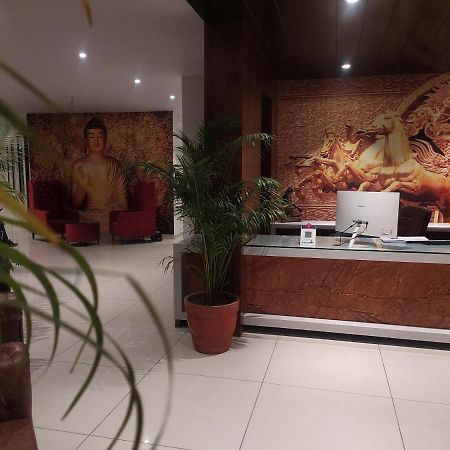 Rajlaxmi Hotel - Free Airport Pickup And Drop Τζαϊπούρ Εξωτερικό φωτογραφία