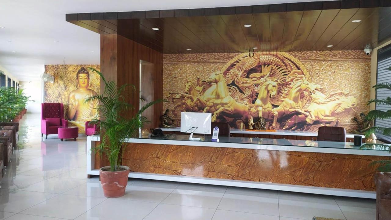 Rajlaxmi Hotel - Free Airport Pickup And Drop Τζαϊπούρ Εξωτερικό φωτογραφία