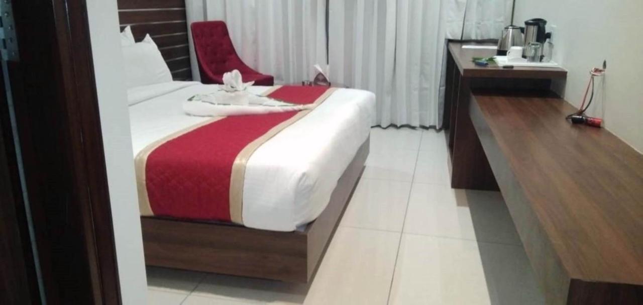 Rajlaxmi Hotel - Free Airport Pickup And Drop Τζαϊπούρ Εξωτερικό φωτογραφία